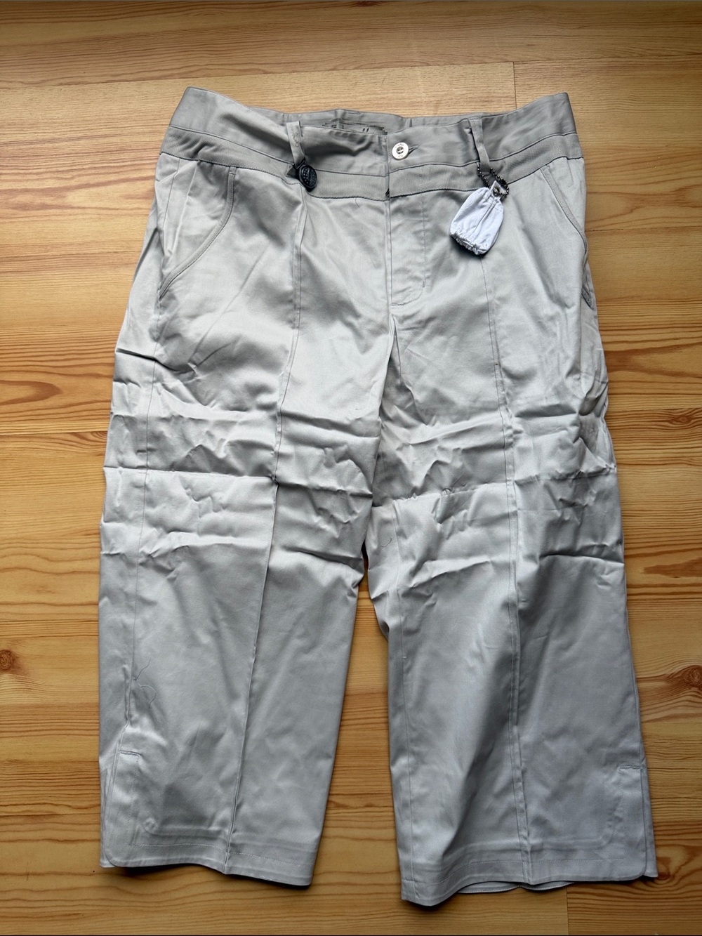 Oakley woman’s golf Casual Light Gray Cropped Pants size 12 new